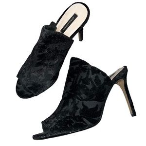 NEW NWOB Ava & Aiden Cora Black Floral Velvet Mule Heels
